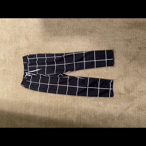 Men’s checkered Chinos - Picture 3 of 3